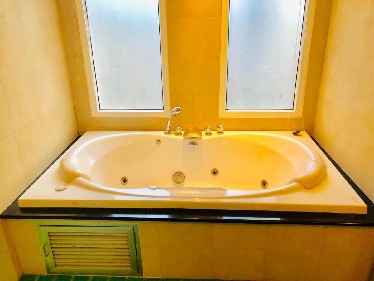 Karon Pool Villa 卡伦3卧泳池别墅 Extérieur photo